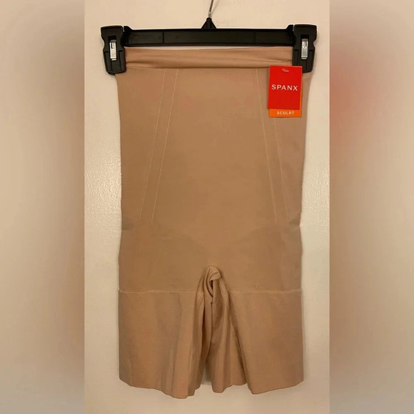 NWT SPANXsculpt OnCore High-Waisted Mid Thigh Short Soft Nude Size Medium - Picture 2 of 5